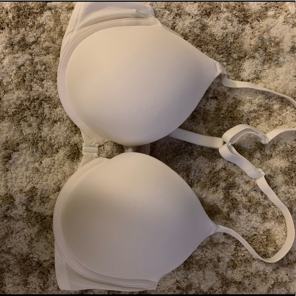 NWOT VS PINK T-Strap Bra